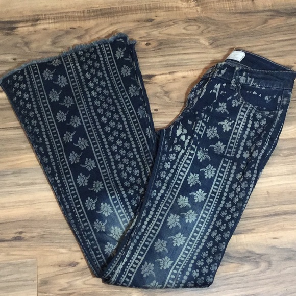 Free People Denim - Free People Flare Leg Size 25 70’s Feel Jeans